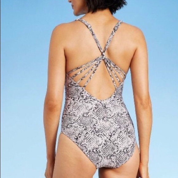 ALL IN MOTION / NWT/ Snake print/ Women's V-Neck Strappy Back Detail - Picture 2 of 9